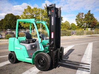 Four wheel front forklift Mitsubishi FD40N