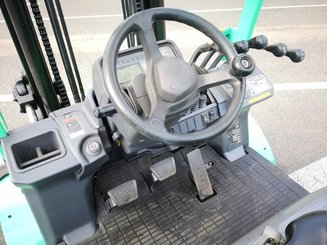 Four wheel front forklift Mitsubishi FD40N