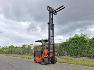 Four wheel front forklift Carer R45N5