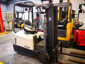 Three wheel front forklift Crown SC5340-1.6 - 1