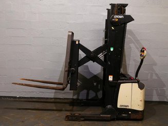 Straddle stacker Crown SHR5520-1.3 - 4