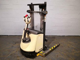 Straddle stacker Crown ST3000-1.0 - 1