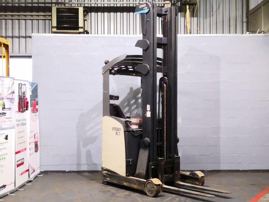 Reach truck Crown ESR5000-1.4 - 1