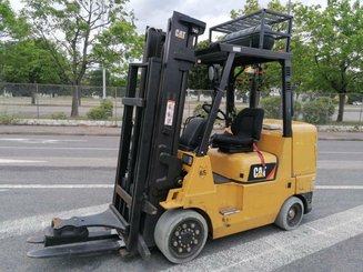 Four wheel front forklift Caterpillar GC45K - 2