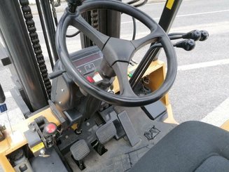 Four wheel front forklift Caterpillar GC45K - 4