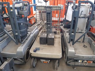 Vertical lift platform Crown WAVE 50-118