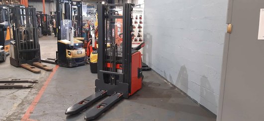 Pedestrian pallet stacker Fenwick L16AP - 4