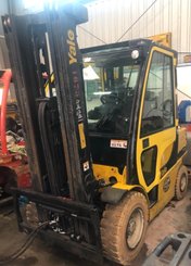 Four wheel front forklift Yale GLP35VX