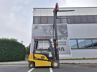 Electric forklift truck Yale ERP35 VL