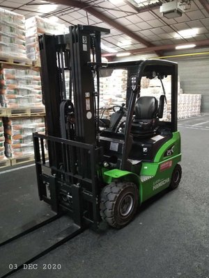 Four wheel front forklift Hangcha XC25i - 1
