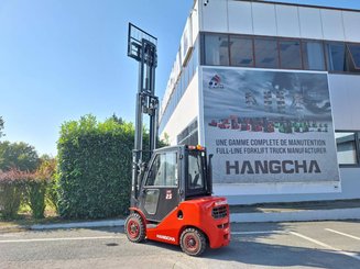 Four wheel front forklift Hangcha XF25D