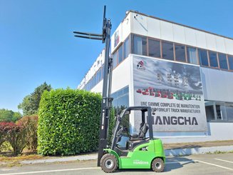 Four wheel front forklift Hangcha XC30i - 8