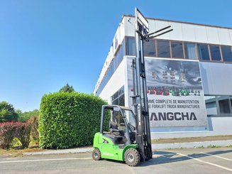Four wheel front forklift Hangcha XC30i - 7