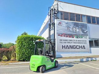 Four wheel front forklift Hangcha XC30i - 11