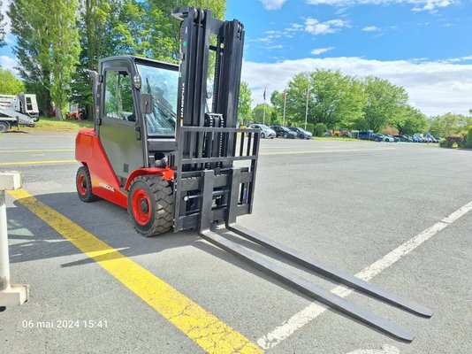 Four wheel front forklift Hangcha XF55D - 1