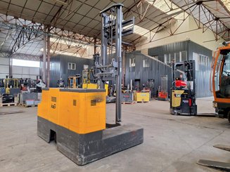 Multi-directional pallet stacker FAC 4VR 2510 - 11