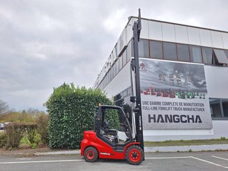 Four wheel front forklift Hangcha XF30D-2