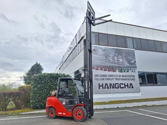 Four wheel front forklift Hangcha XF35G