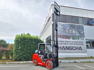 Four wheel front forklift Hangcha XF35G - 7