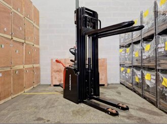 Stacker truck with folding platform Hangcha CDD16-AZ3S