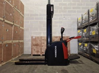 Stacker truck with folding platform Hangcha CDD16-AZ3S