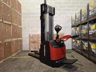 Stacker truck with folding platform Hangcha CDD16-AZ3S