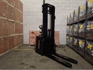 Stacker truck with folding platform Hangcha CDD16-AZ3S