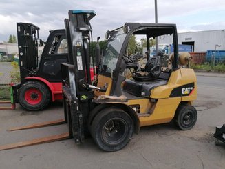 Four wheel front forklift Caterpillar GP40N