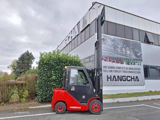 Four wheel front forklift Hangcha XF25D - 9