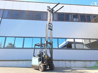 Three wheel front forklift Mitsubishi FB16N2T