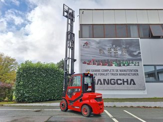 Four wheel front forklift Hangcha XF35D-2 - 10