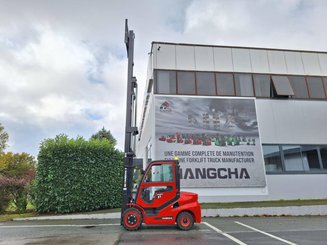 Four wheel front forklift Hangcha XF35D-2
