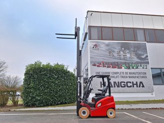 Four wheel front forklift Hangcha A4W18