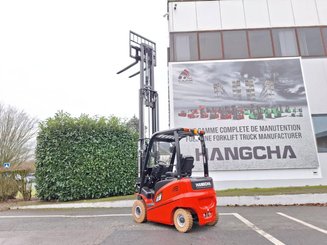 Four wheel front forklift Hangcha A4W18