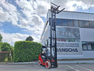 Four wheel front forklift Hangcha XF35G-2