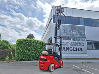 Four wheel front forklift Hangcha XF35G-2