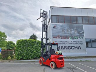 Four wheel front forklift Hangcha XF35G-2