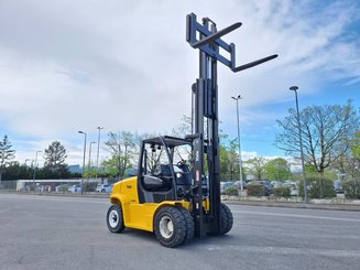 Four wheel front forklift Yale GDP70VX - 7