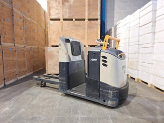 Low-level order picker Crown GPC3020