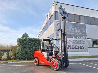 Four wheel front forklift Hangcha XF55D