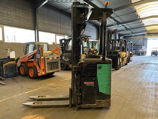 Stand-on pallet stacker Caterpillar NSR20N