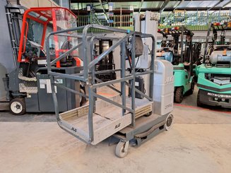 Vertical lift platform JLG 20MVL