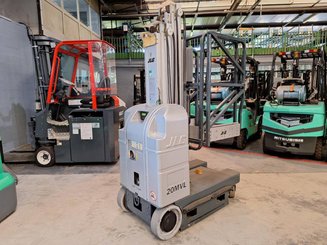 Vertical lift platform JLG 20MVL