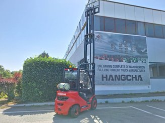 Four wheel front forklift Hangcha XF25G-2