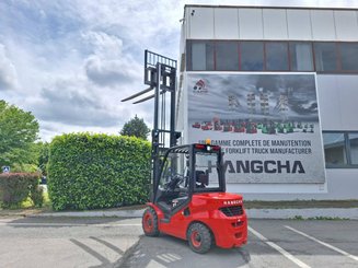 Four wheel front forklift Hangcha XF35D-2