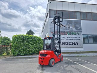 Four wheel front forklift Hangcha XF35D-2