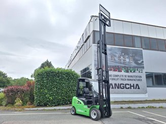 Four wheel front forklift Hangcha XC35i - 7