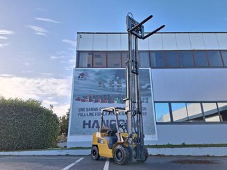 Four wheel front forklift Caterpillar GP30NTD