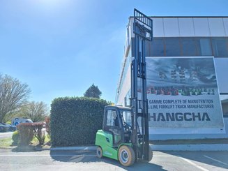 Four wheel front forklift Hangcha AE30-I