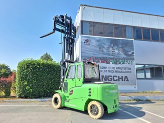 Four wheel front forklift Hangcha X100I - 10